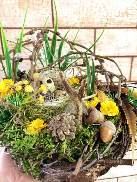 Пасхальная композиция "Лесная" на натуральном спиле